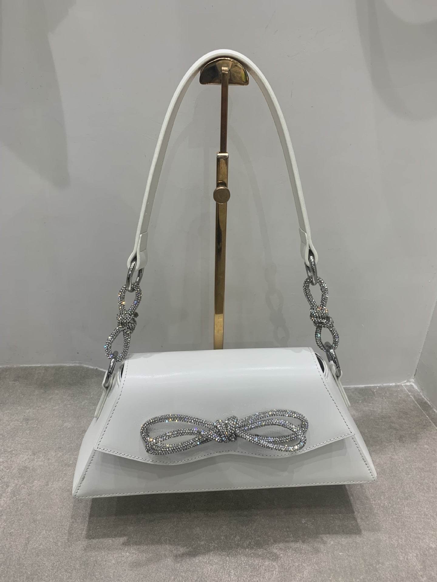 Leather Niche Light Luxury Bow Buckle Shoulder Bag - Luxbrandz