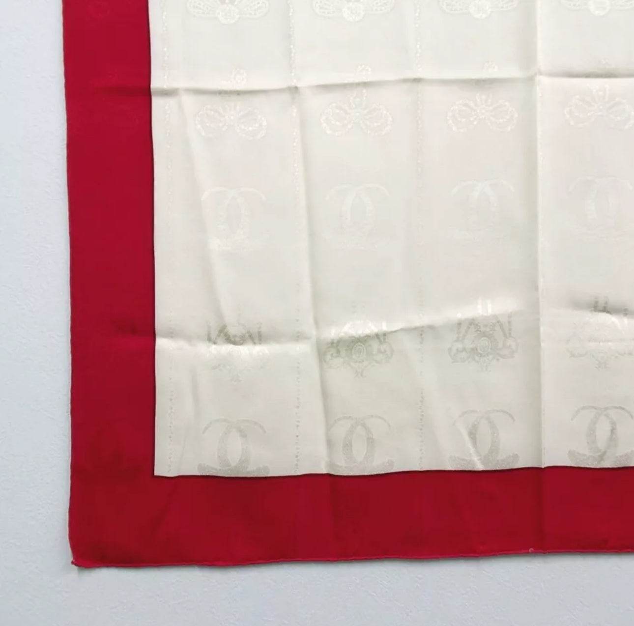 Authentic Cartier Must Line scarf silk - Luxbrandz