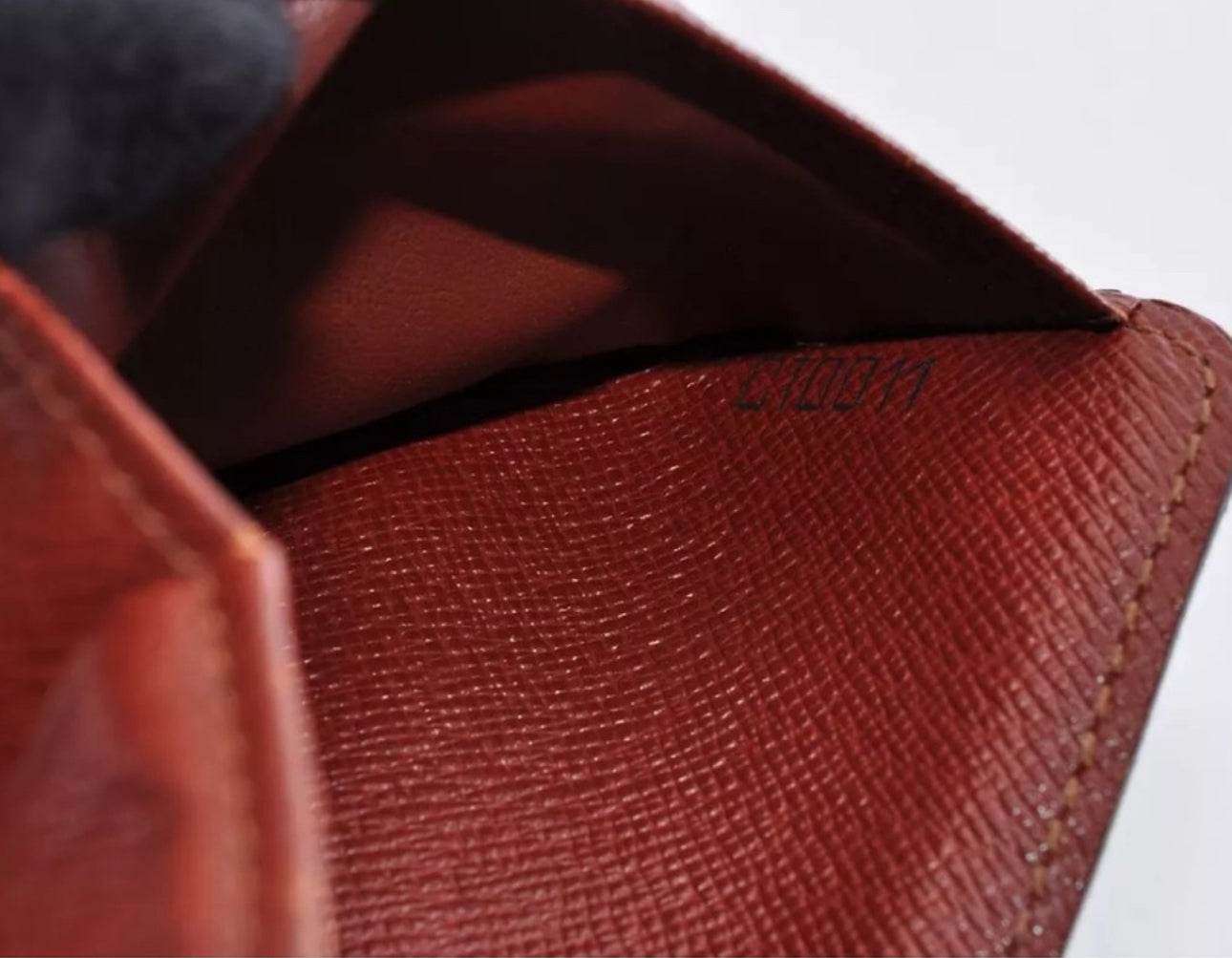 Louis Vuitton LV Monogram Bi-Fold Wallet Leather PVC Brown Used Auth 8B12330 - Luxbrandz