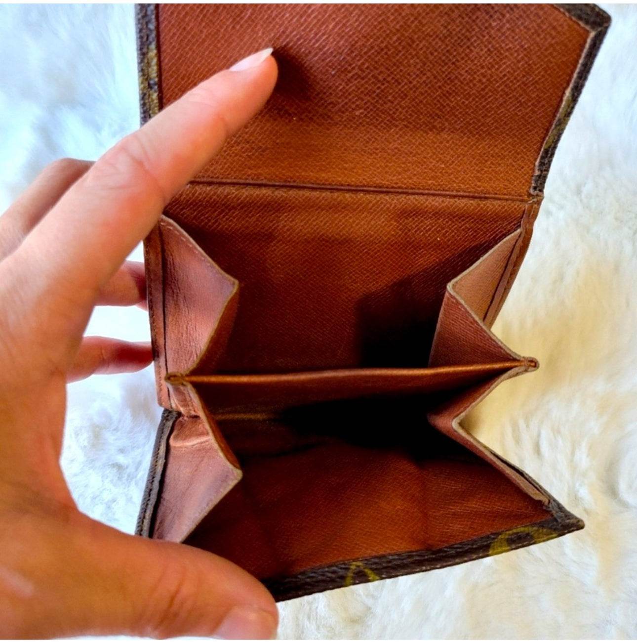 Louis Vuitton Monogram Elsie Compact Wallet in Excellent Condition. - Luxbrandz