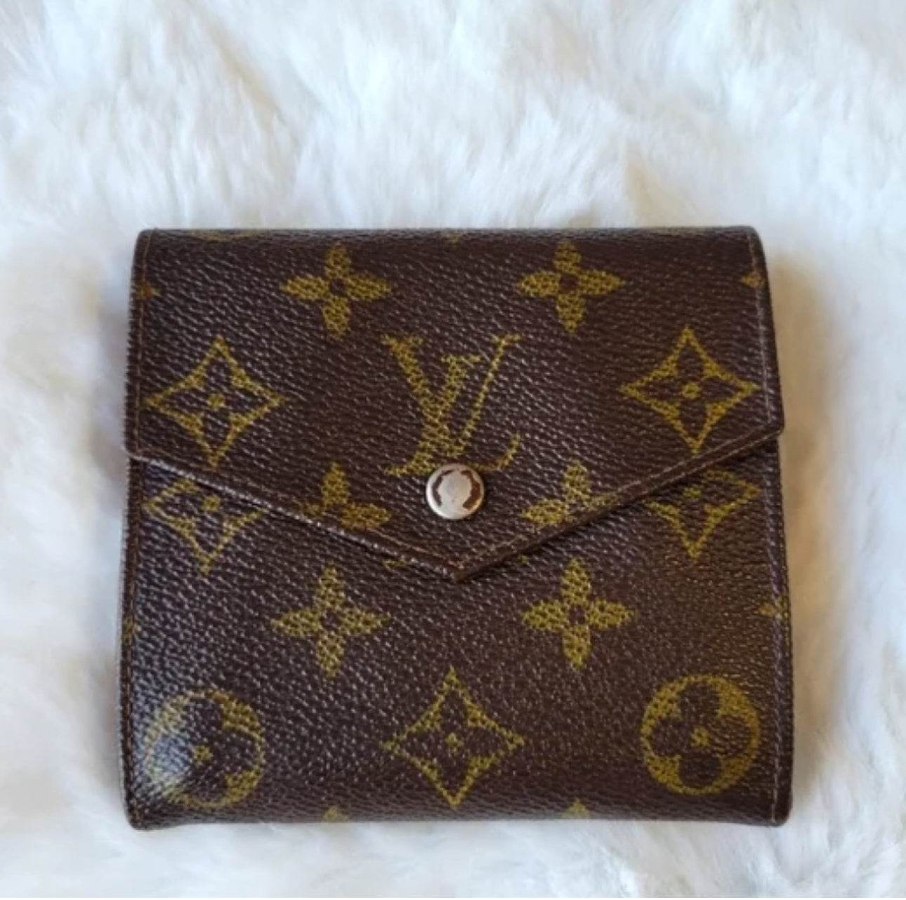 Louis Vuitton Monogram Elsie Compact Wallet in Excellent Condition. - Luxbrandz