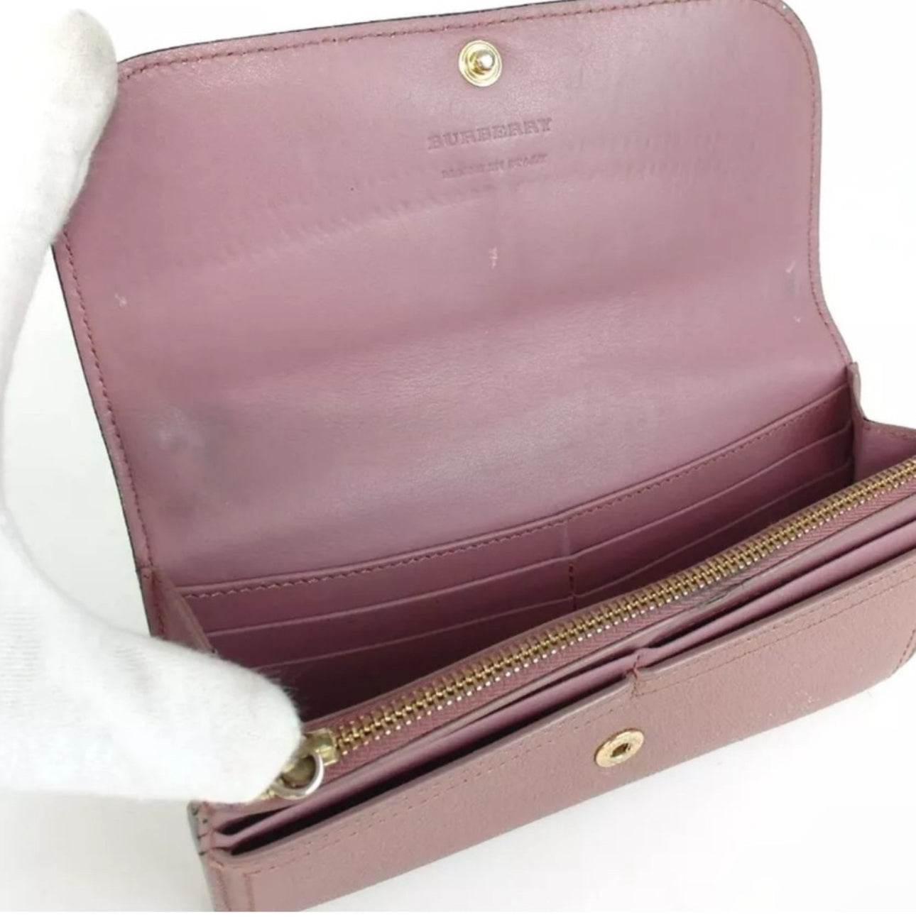 Burberry Leather Walket in Pink Leather NWOT Condition - Luxbrandz