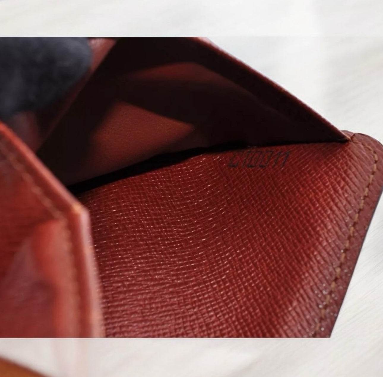 Louis Vuitton LV Monogram Bi-Fold Wallet Leather PVC Brown Used Auth 8B12330 - Luxbrandz