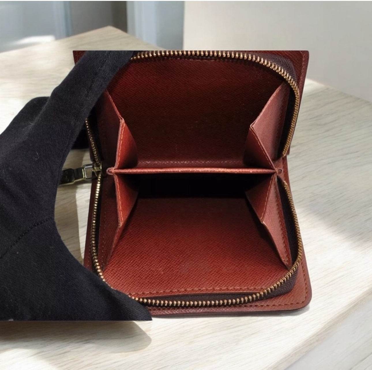 Louis Vuitton LV Monogram Bi-Fold Wallet Leather PVC Brown Used Auth 8B12330 - Luxbrandz