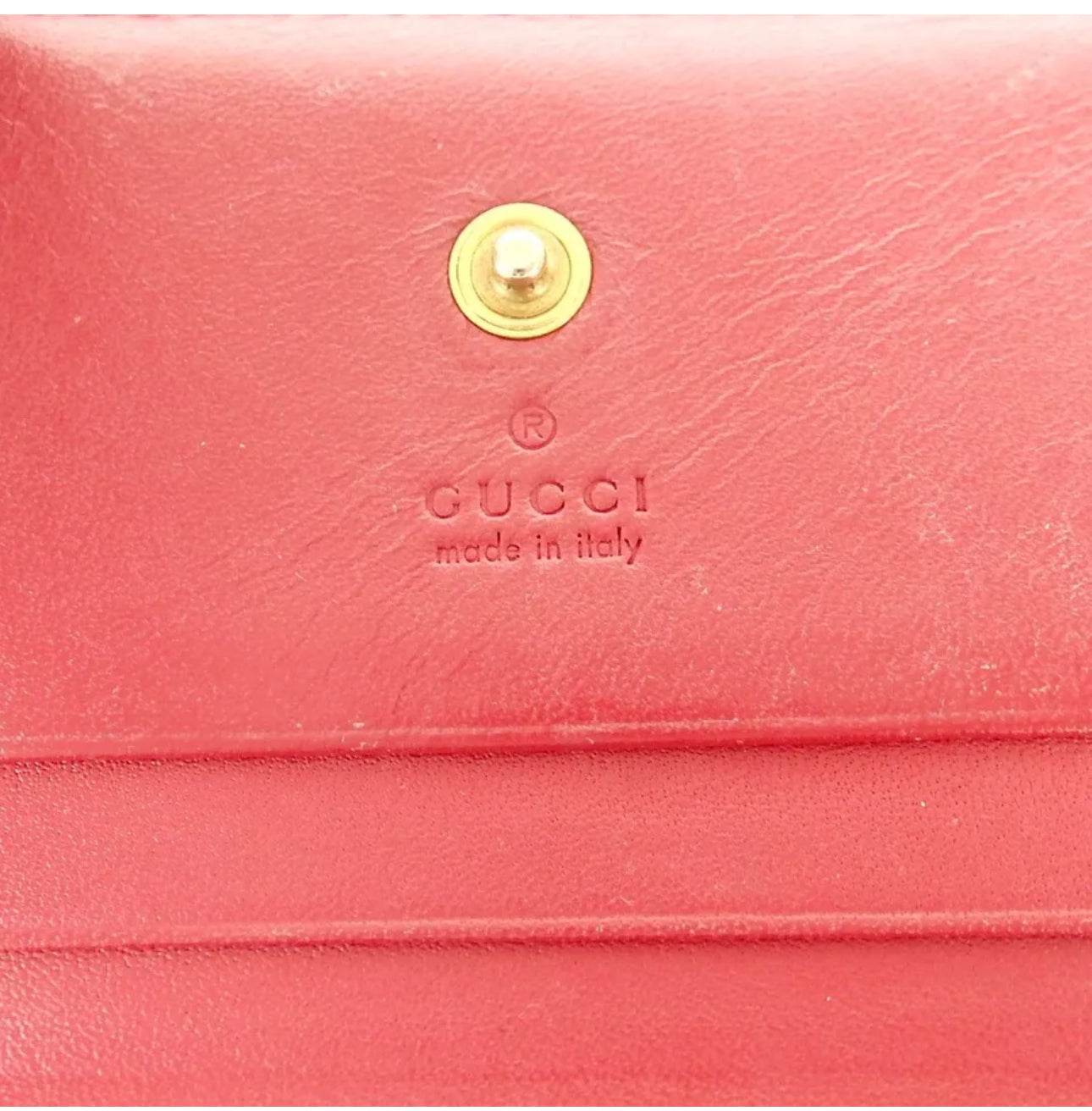 Authentic GUCCI 476050.1147 GG Supreme Cherry wallet PVC/leatherin excellent condition - Luxbrandz