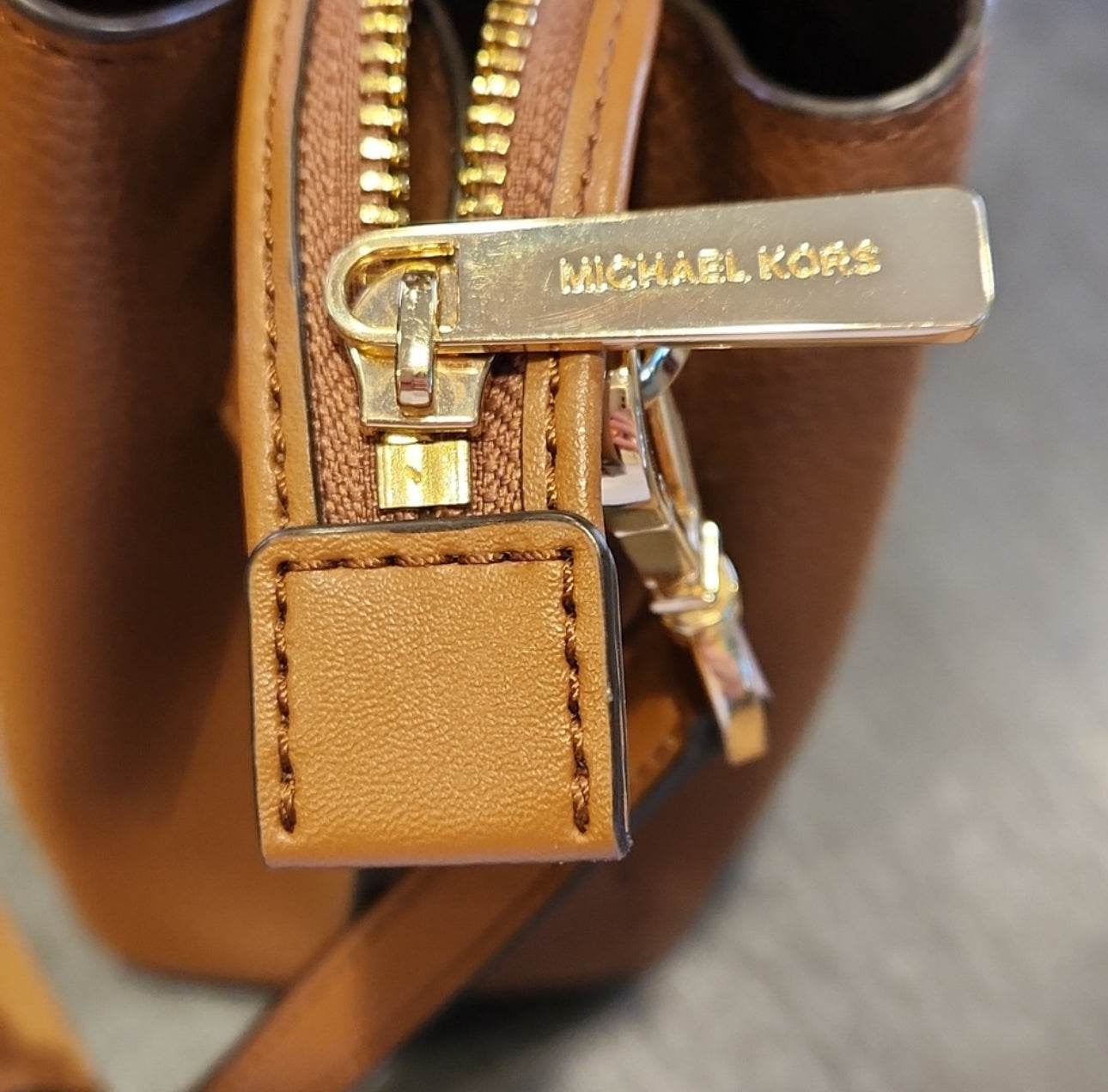 Michael Kors Hamilton Small Satchel Shoulder Crossbody Bag Honey Comb Color - Luxbrandz