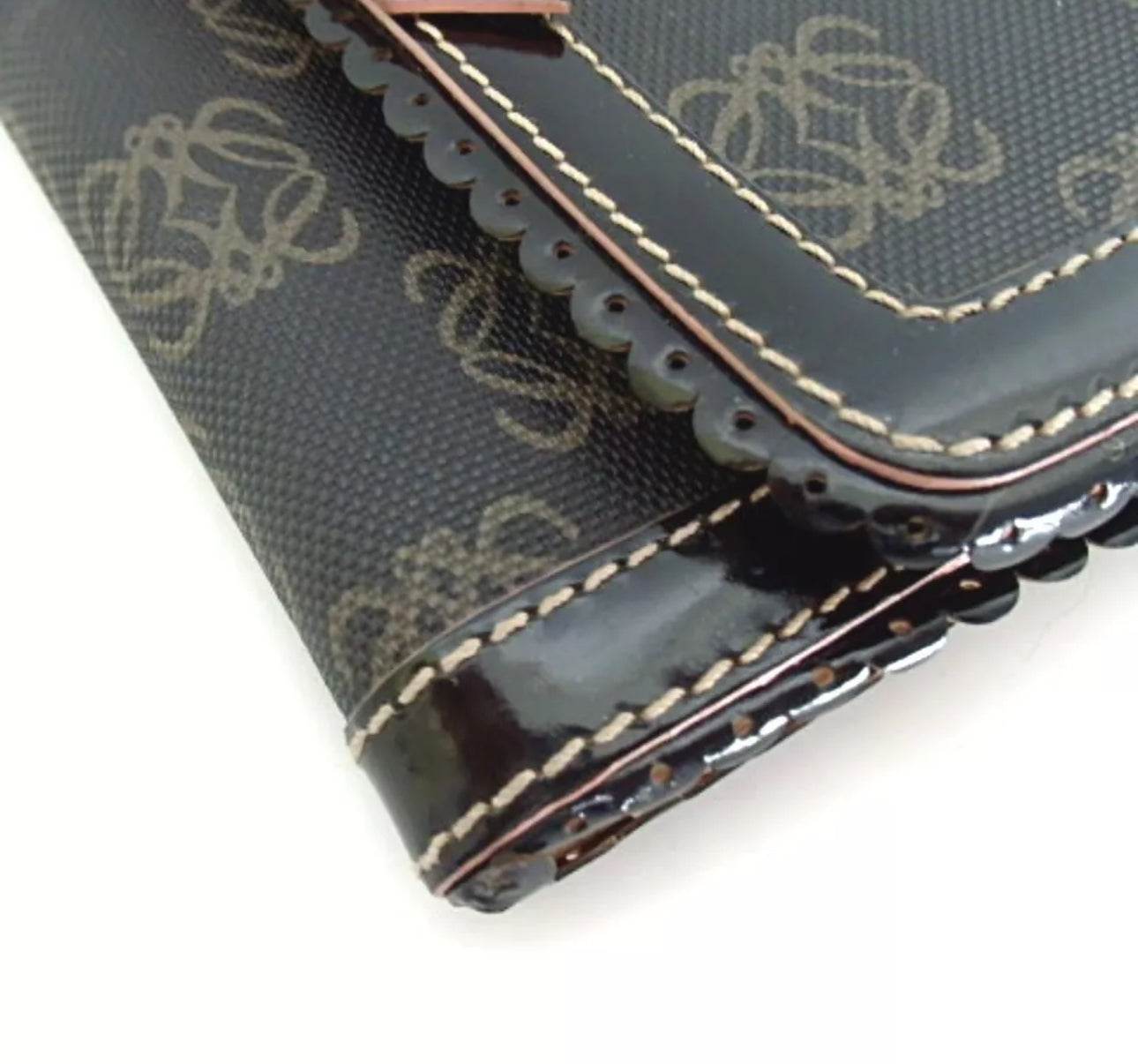 LOEWE Anagram Wallet Genuine Leather in mint condition ultra luxury brand - Luxbrandz