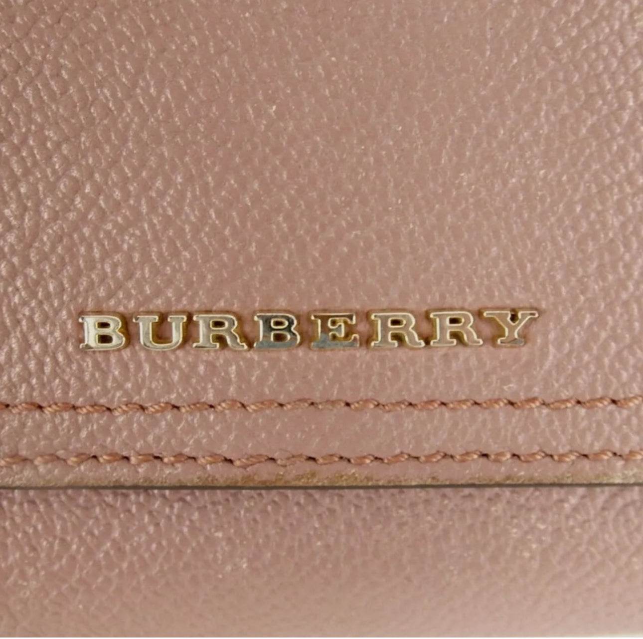 Burberry Leather Walket in Pink Leather NWOT Condition - Luxbrandz