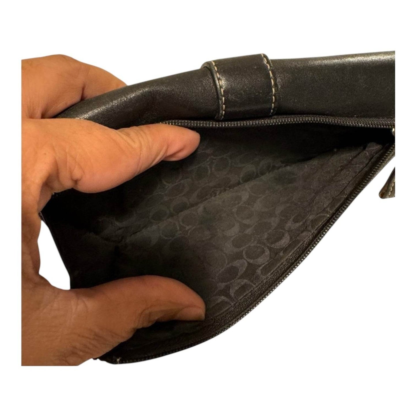 Coach women’s signature Leather Wallet in mint condition - Luxbrandz