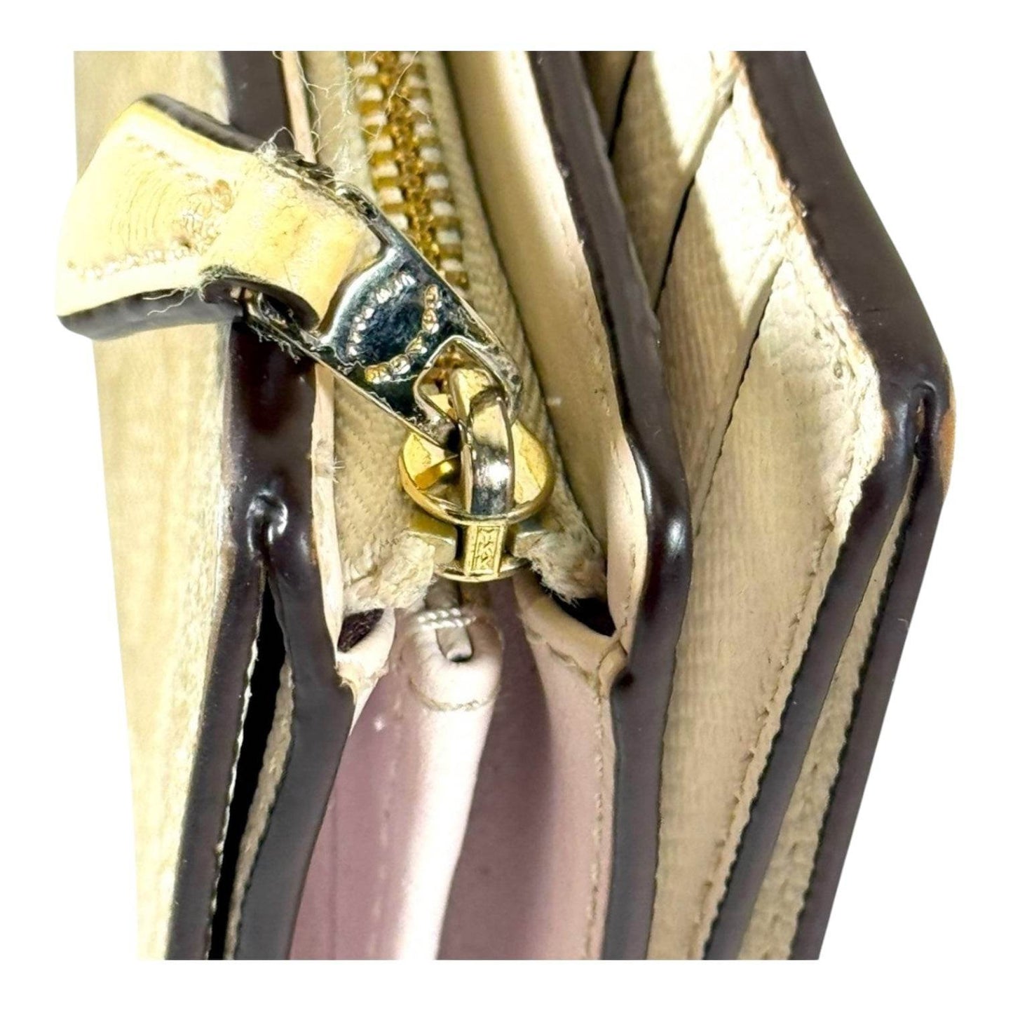 Coach Signature Medium corner zip wallet in mint condition - Luxbrandz