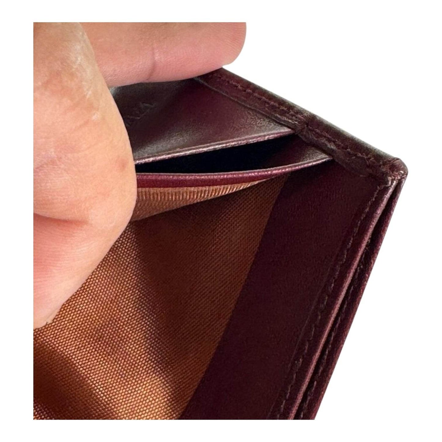 Valentino Garavani Men’s Bifold Wallet Genuine Leatherher New Condition - Luxbrandz