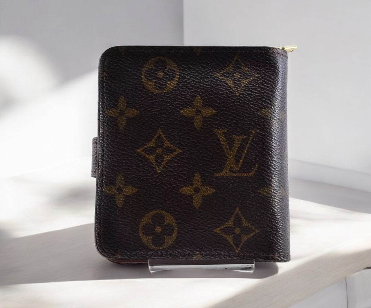 Louis Vuitton LV Monogram Bi-Fold Wallet Leather PVC Brown Used Auth - Luxbrandz