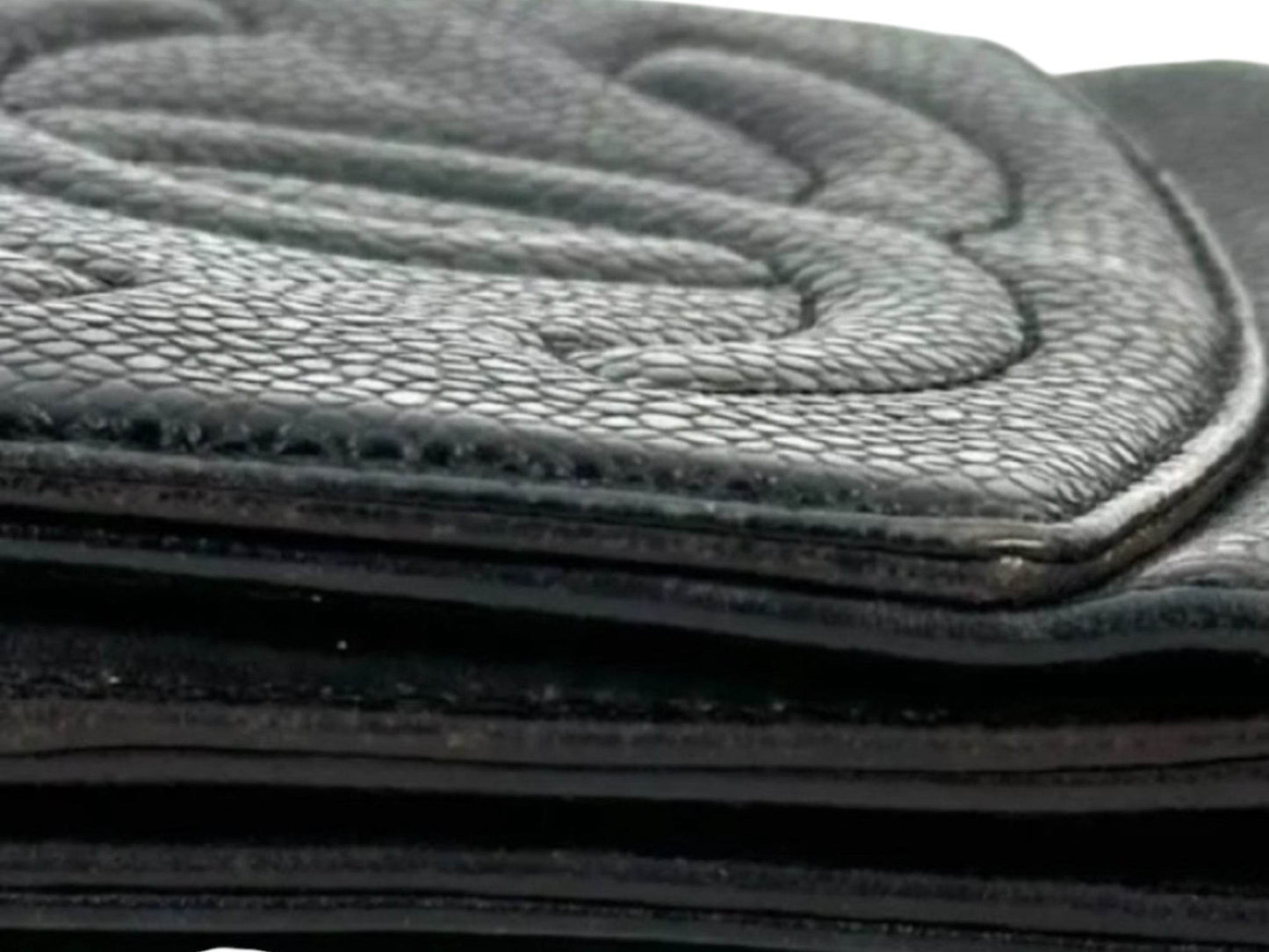 CHANEL Wallet BIfold Caviar Skin CoCo Mark in excellent used condition - Luxbrandz
