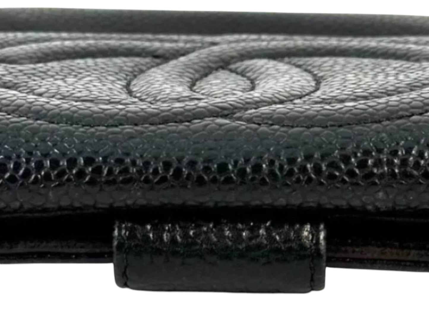 CHANEL Wallet BIfold Caviar Skin CoCo Mark in excellent used condition - Luxbrandz