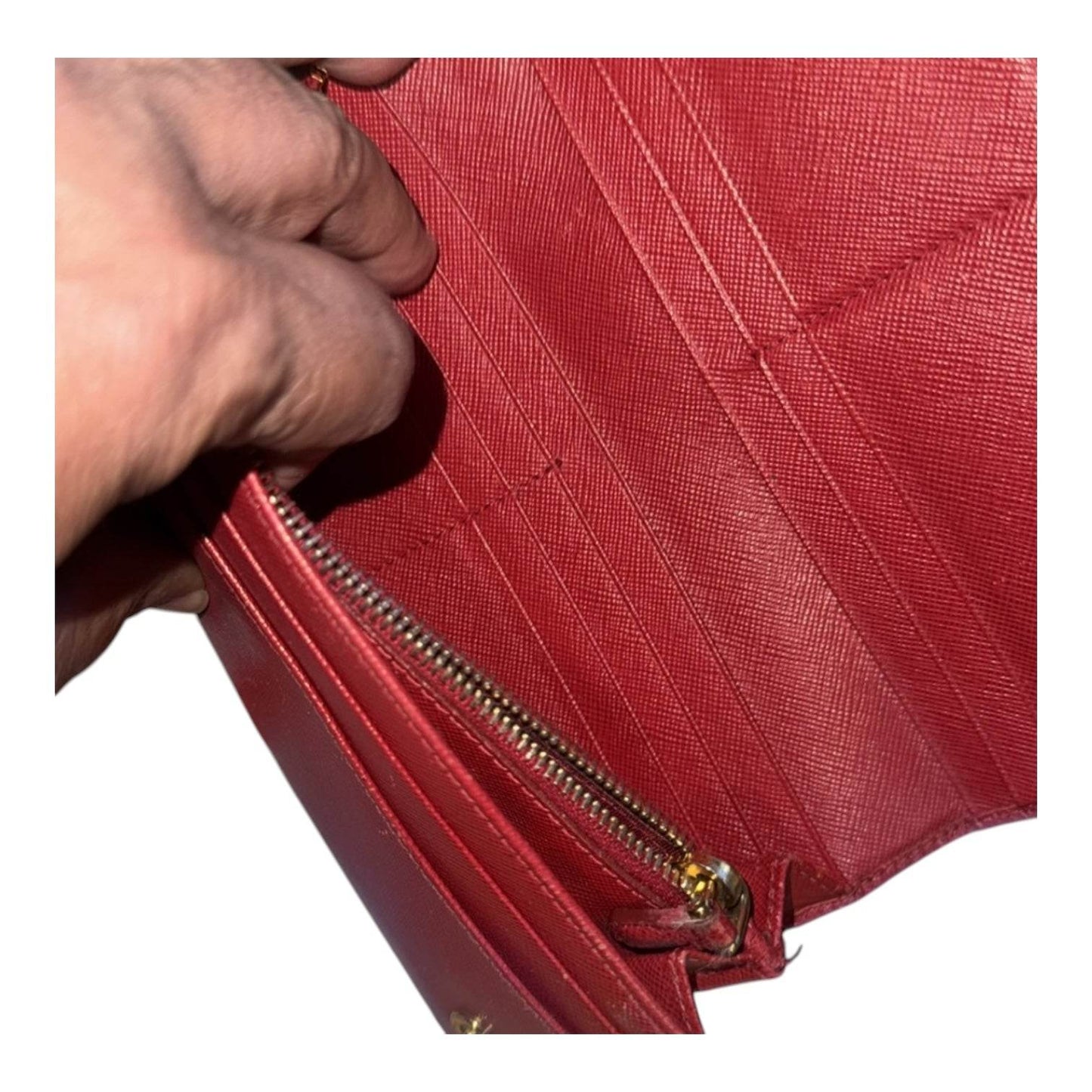 Prada SAFIANO Leather Wallet in Pink Color in excellent condition - Luxbrandz