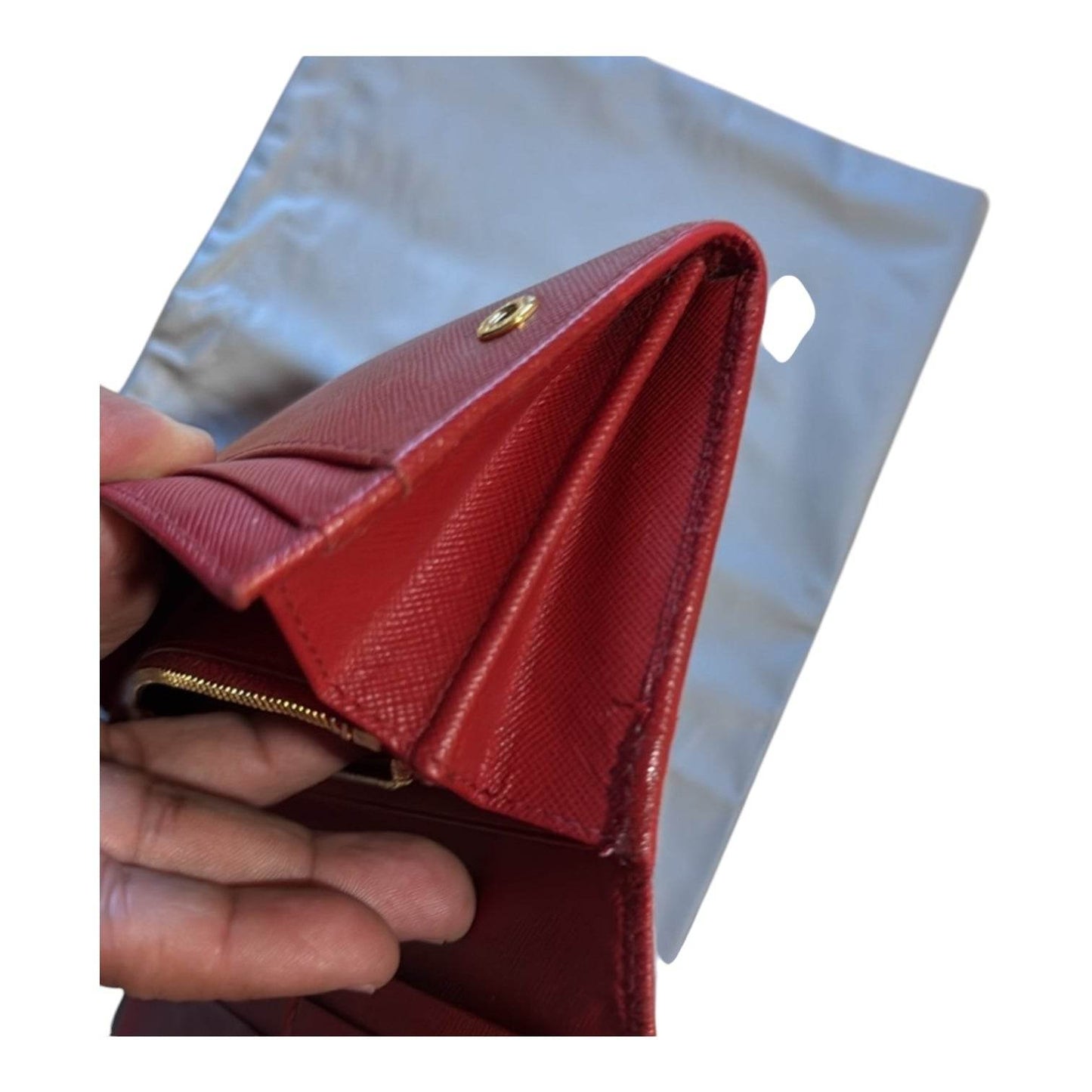 Prada SAFIANO Leather Wallet in Pink Color in excellent condition - Luxbrandz