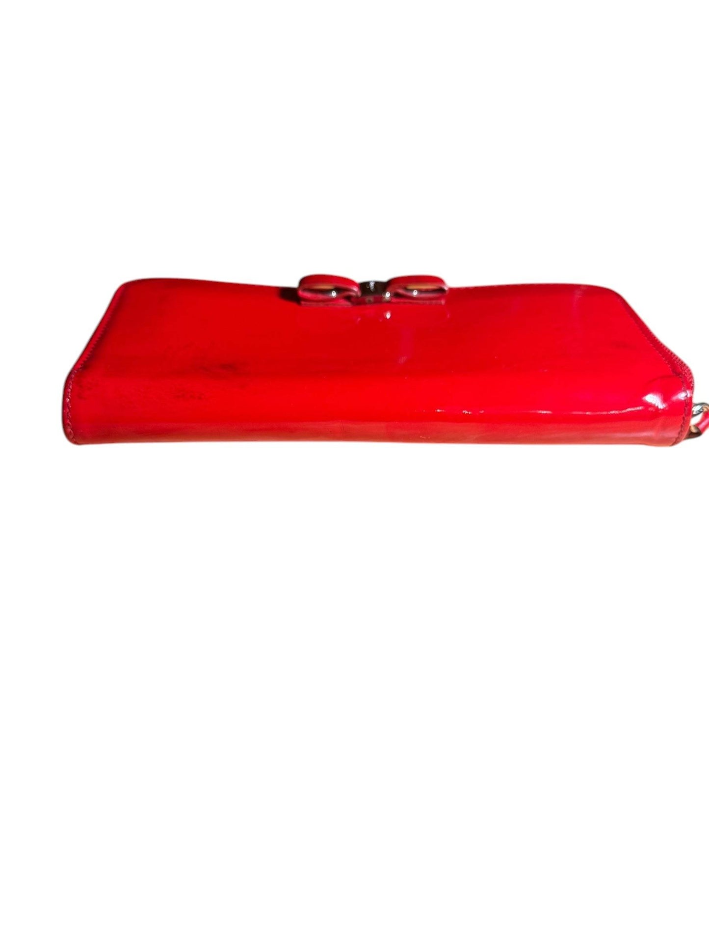 SALVATORE FERRAGAMO GINNY RED BOW PATENT LEATHER HANDBAG WITH SILVER CHAIN STRAP - Luxbrandz