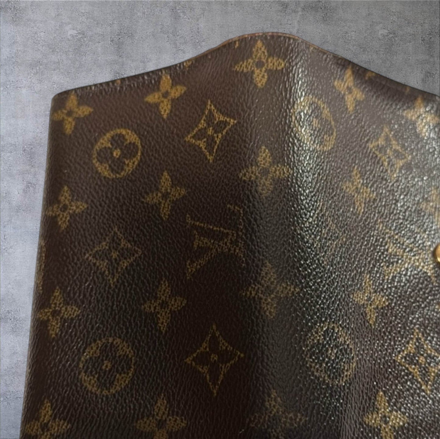 Louis Vuitton Monogram Porte Monnaie Tresor Wallet in Mint Condition - Luxbrandz