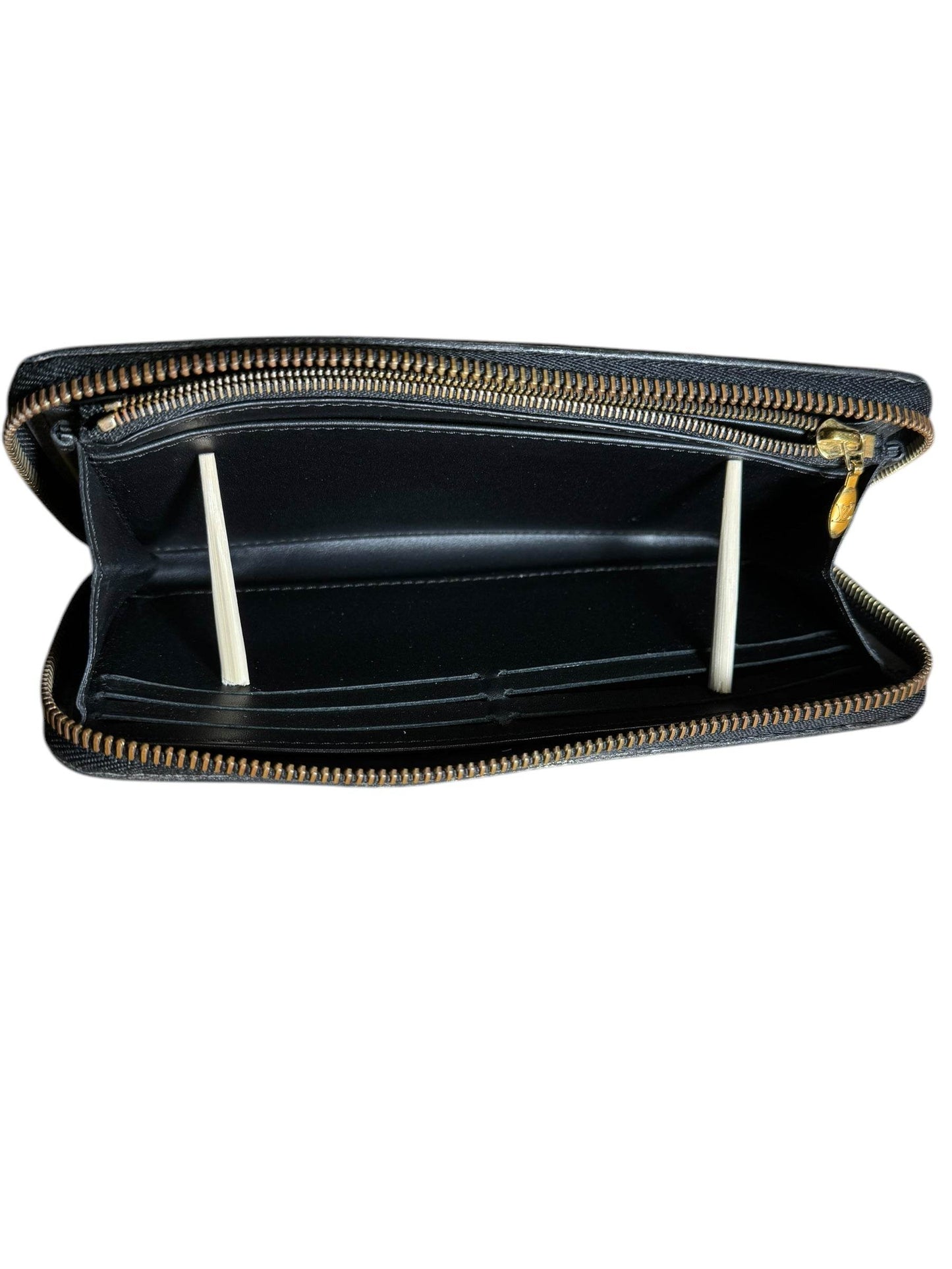 Louis Vuitton suhali leather continental zipper wallet mint condition. - Luxbrandz