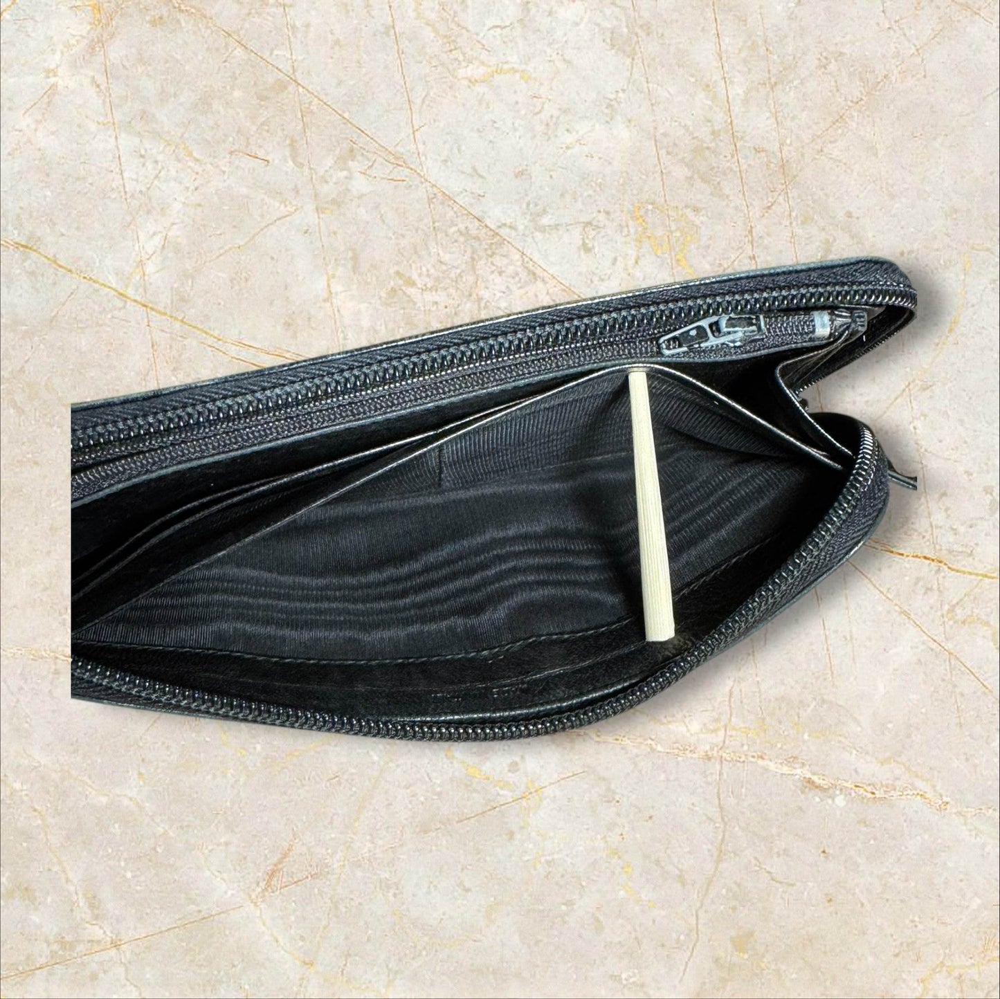 PRADA LAMBSKIN clutch bag zipper in excellent condition - Luxbrandz