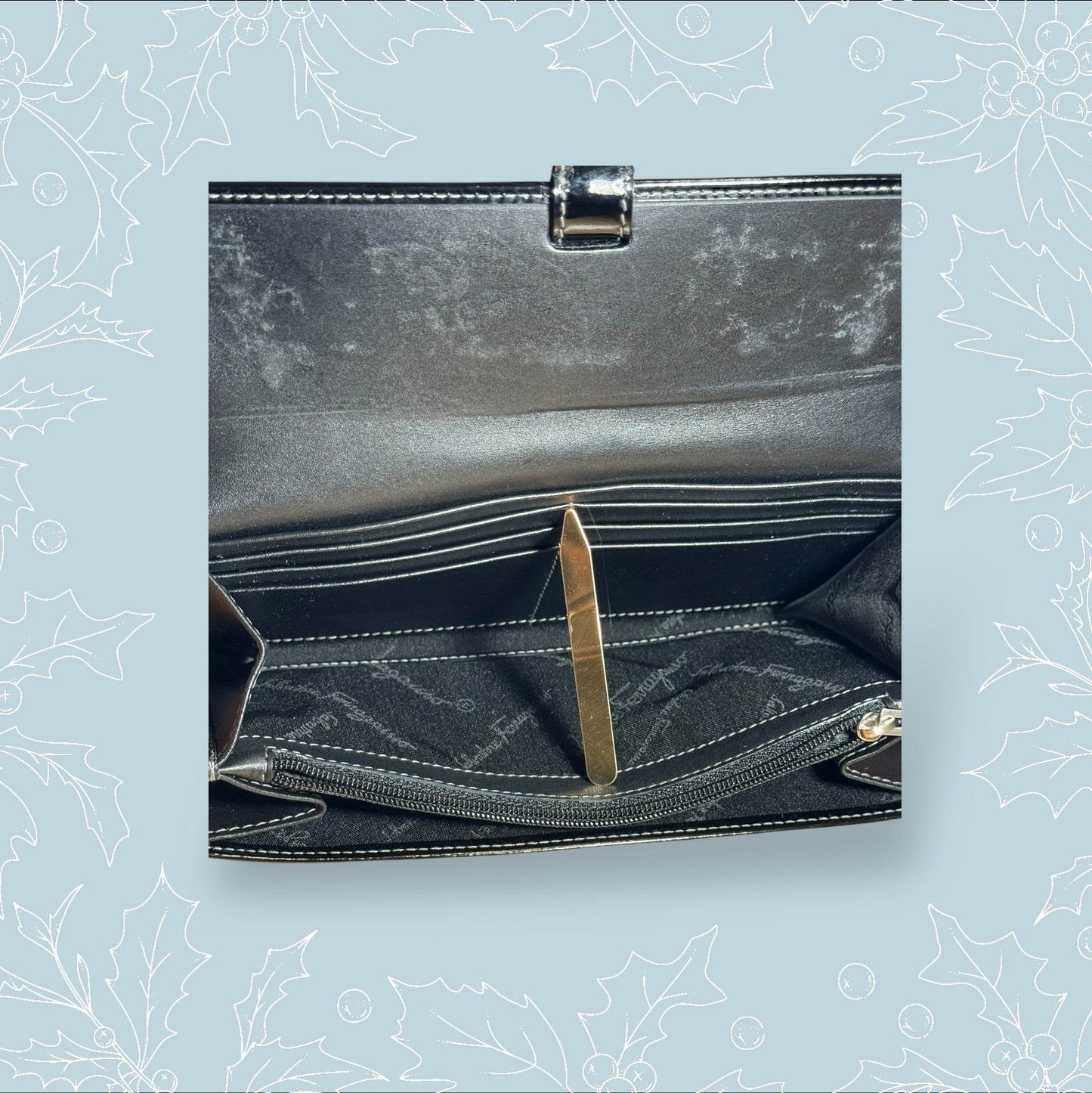 Ferragamo Vara Bow Continental Wall - Luxbrandz