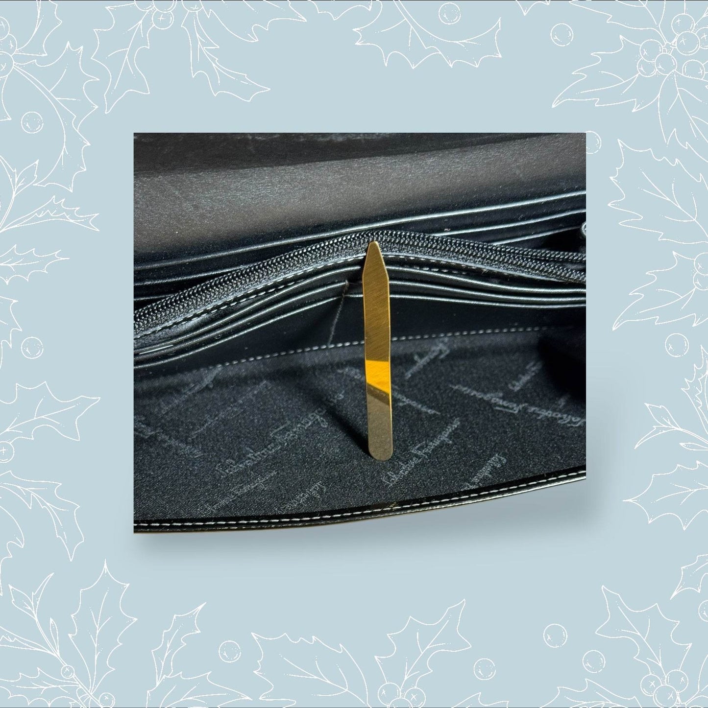 Ferragamo Vara Bow Continental Wall - Luxbrandz