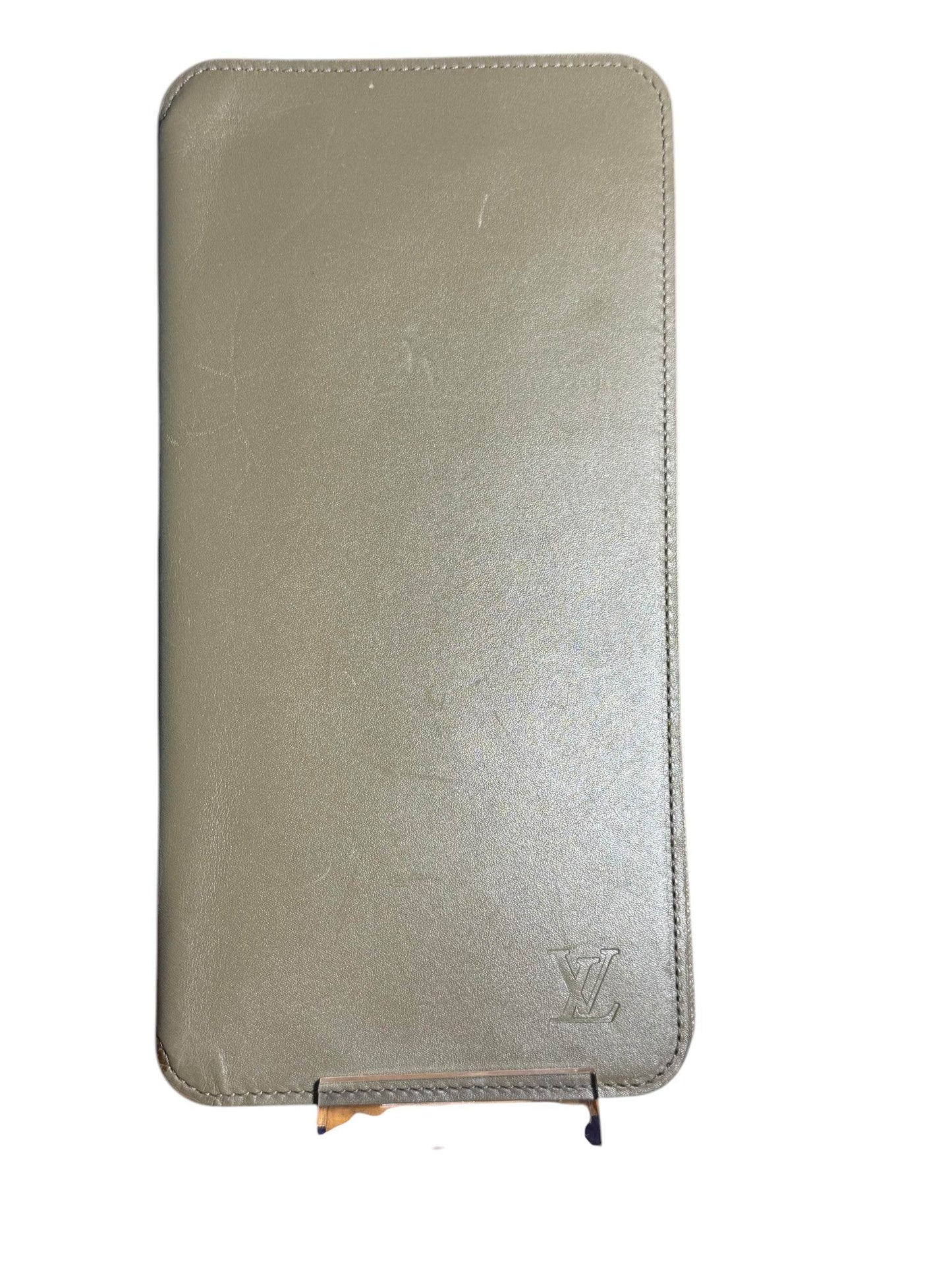 LV WALLET TRAVEL FOLIO NEVER USED IN MINT CONDITION - Luxbrandz
