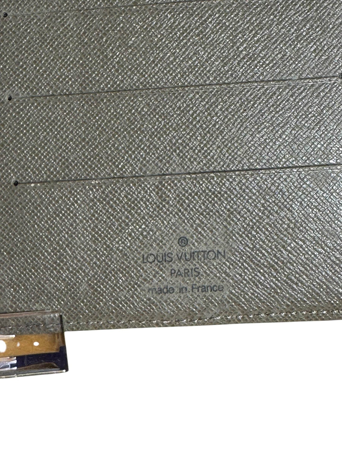 LV WALLET TRAVEL FOLIO NEVER USED IN MINT CONDITION - Luxbrandz