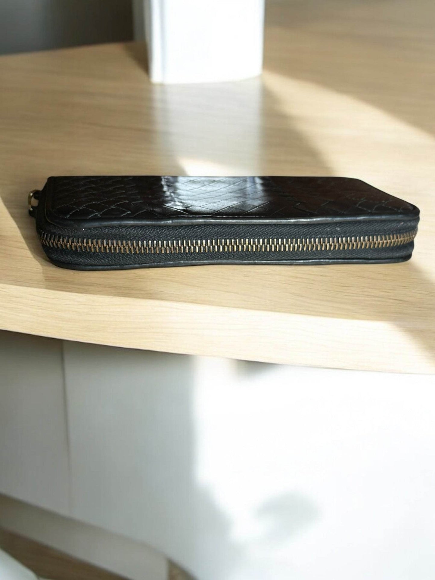 Intrecciato Piccolo Zip Around Wallet in NWOT Condition in soft Lambskinn black - Luxbrandz