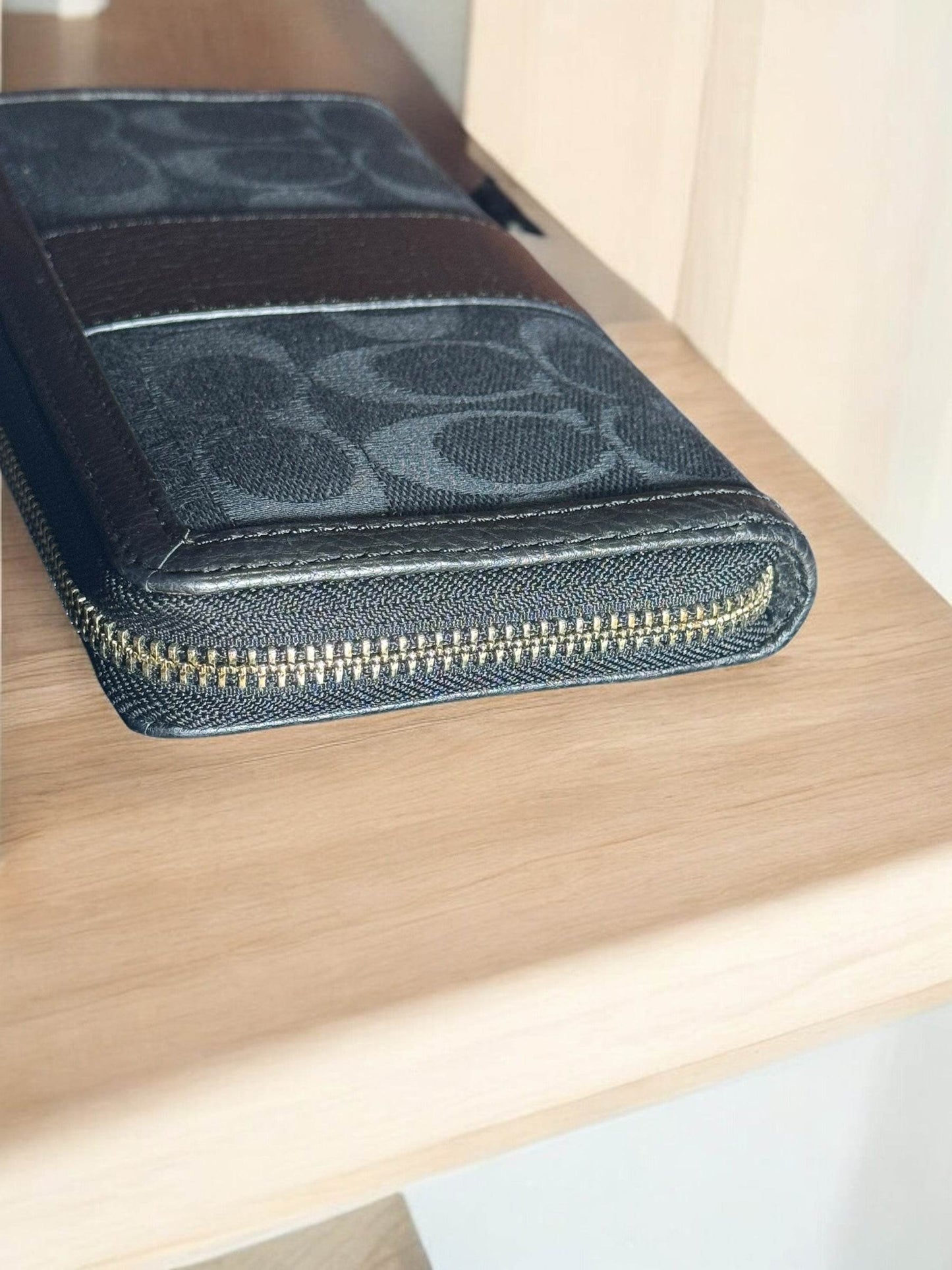 Coach Signature Jacquard Slim Accordion Zip Wallet Smoke/Black MINT - Luxbrandz