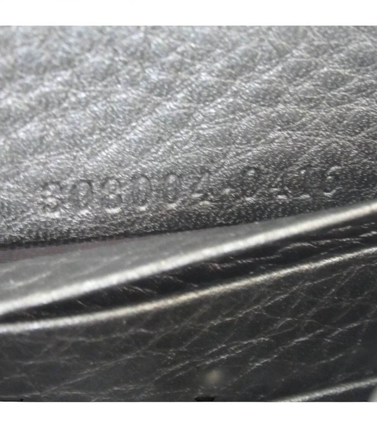 GUCCI WALLET CONTINENTAL ZIP AROUND IN MINT CONDITION - Luxbrandz
