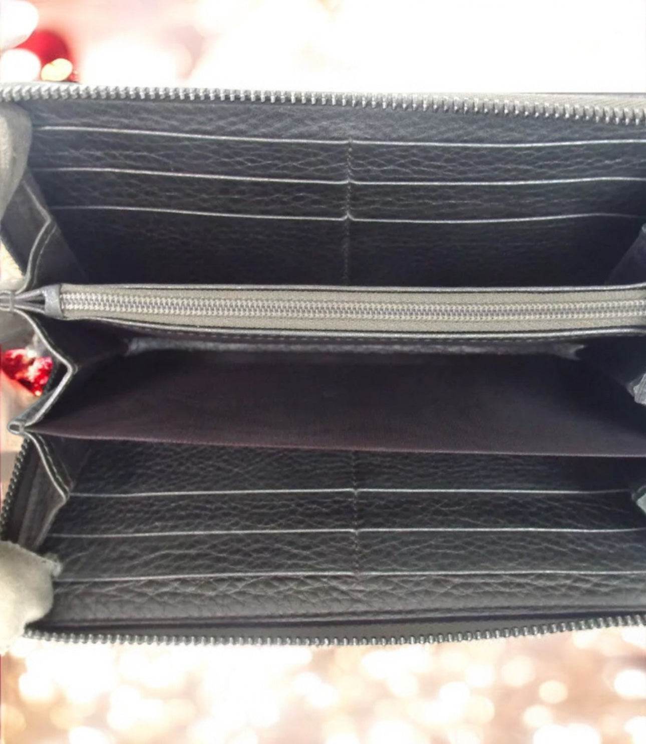 GUCCI WALLET CONTINENTAL ZIP AROUND IN MINT CONDITION - Luxbrandz