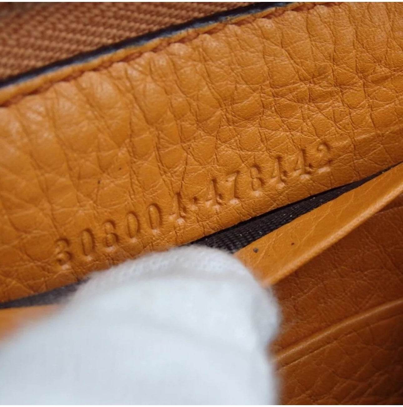 GUCCI 308004・478442 Soho Interlocking G Zip Around purse - Luxbrandz