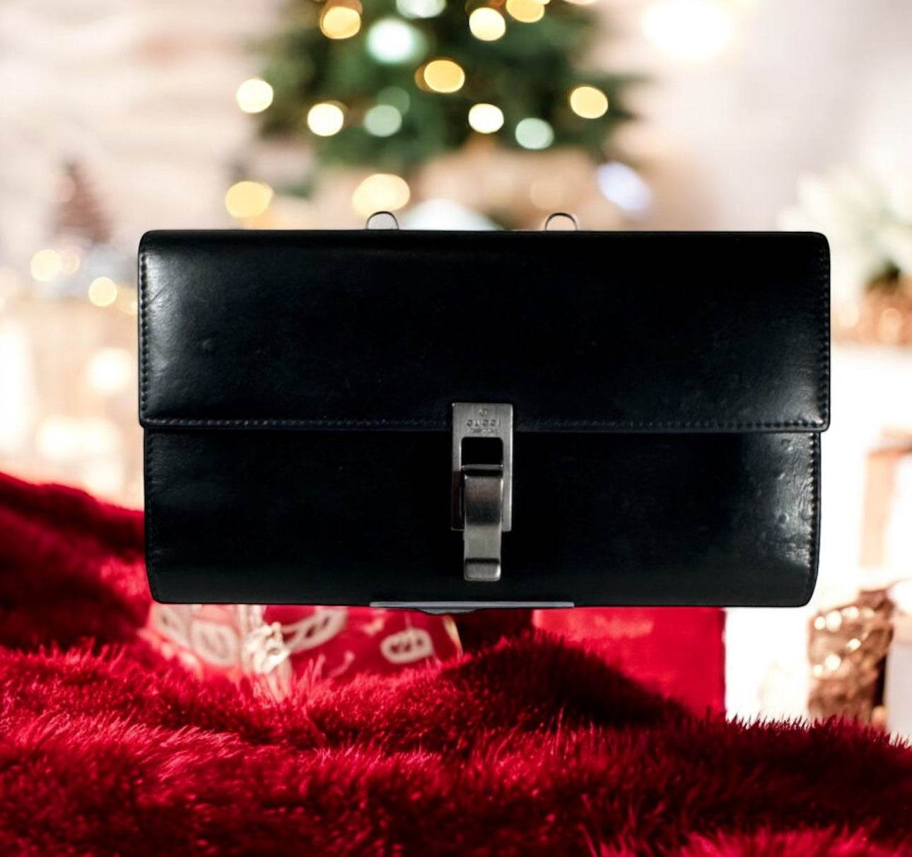 GUCCI Soft leather continental wallet with metal GUCCI clasp closure mint condition - Luxbrandz