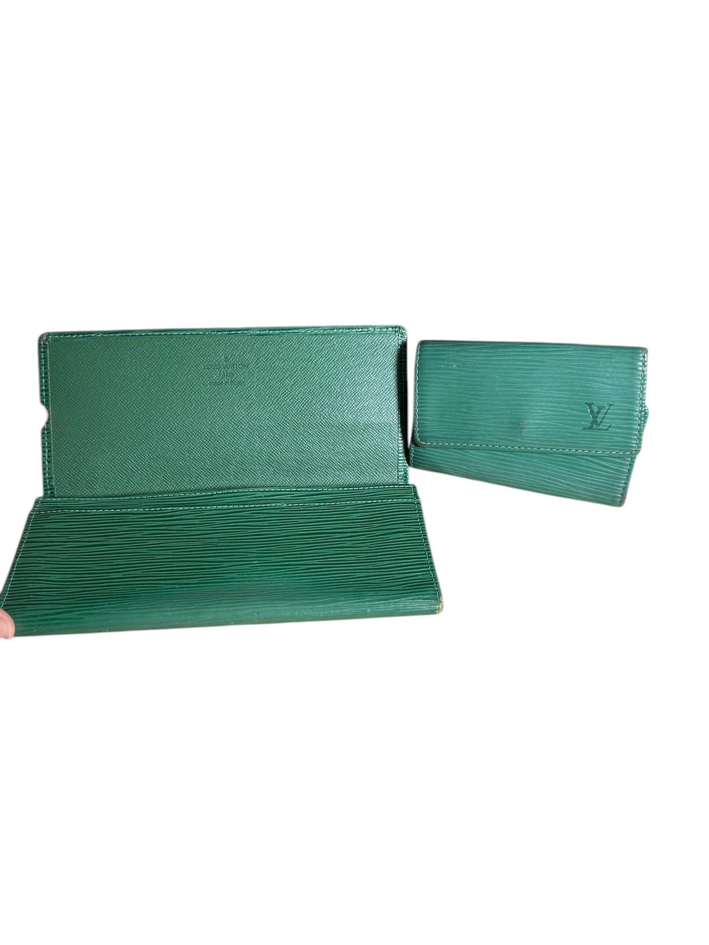 Louis Vuitton EPI leather wallet & key holder matching color - Luxbrandz