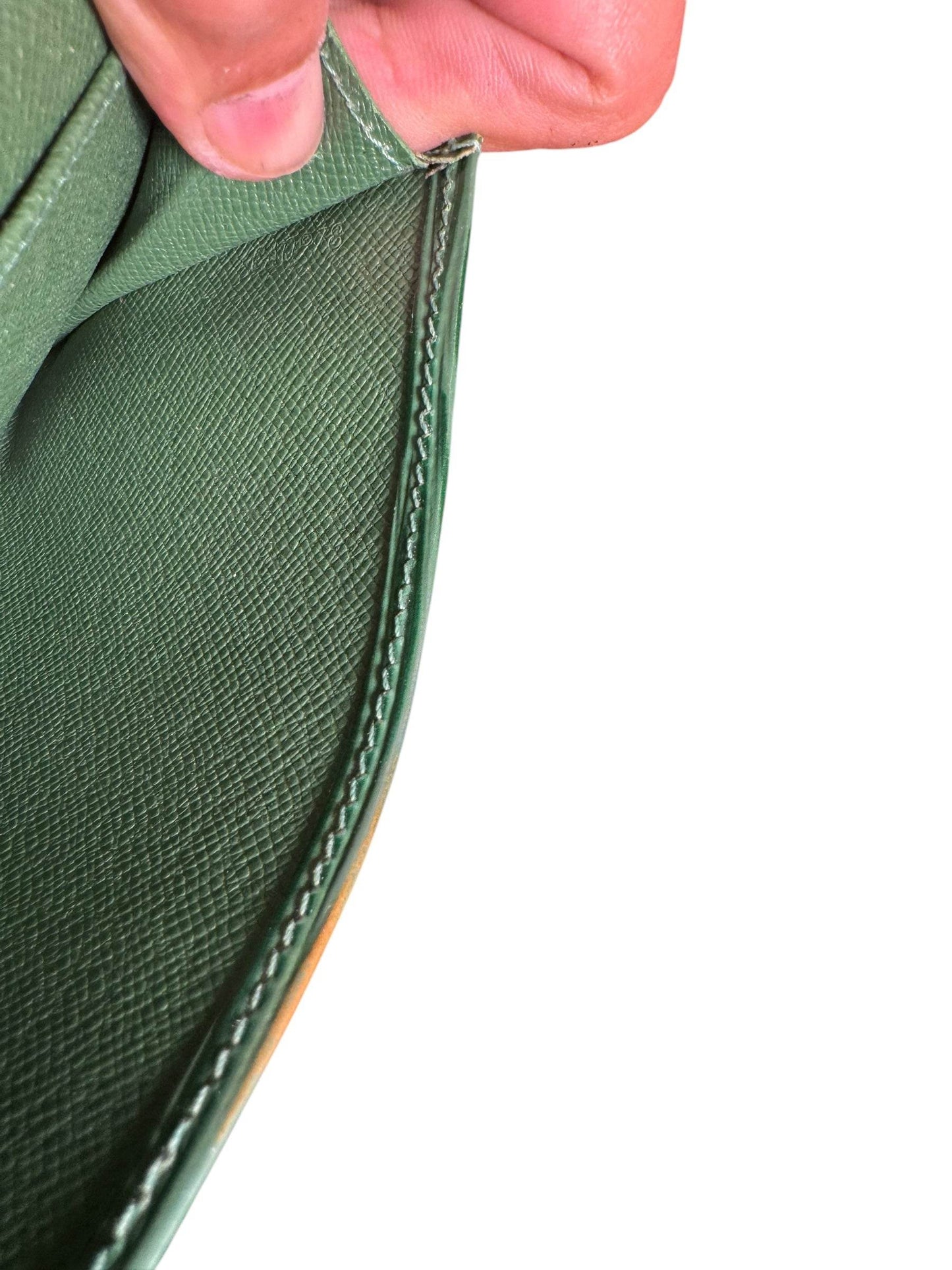 Louis Vuitton EPI leather wallet & key holder matching color - Luxbrandz