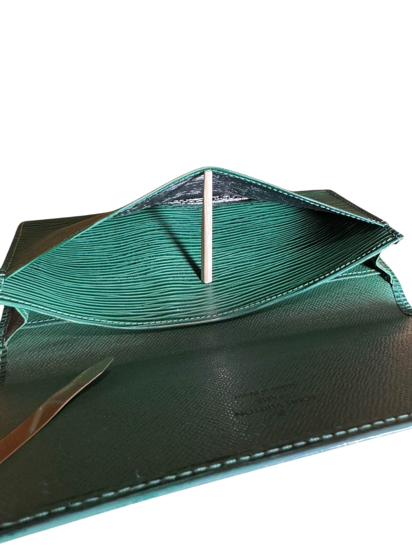 Louis Vuitton EPI leather wallet & key holder matching color - Luxbrandz