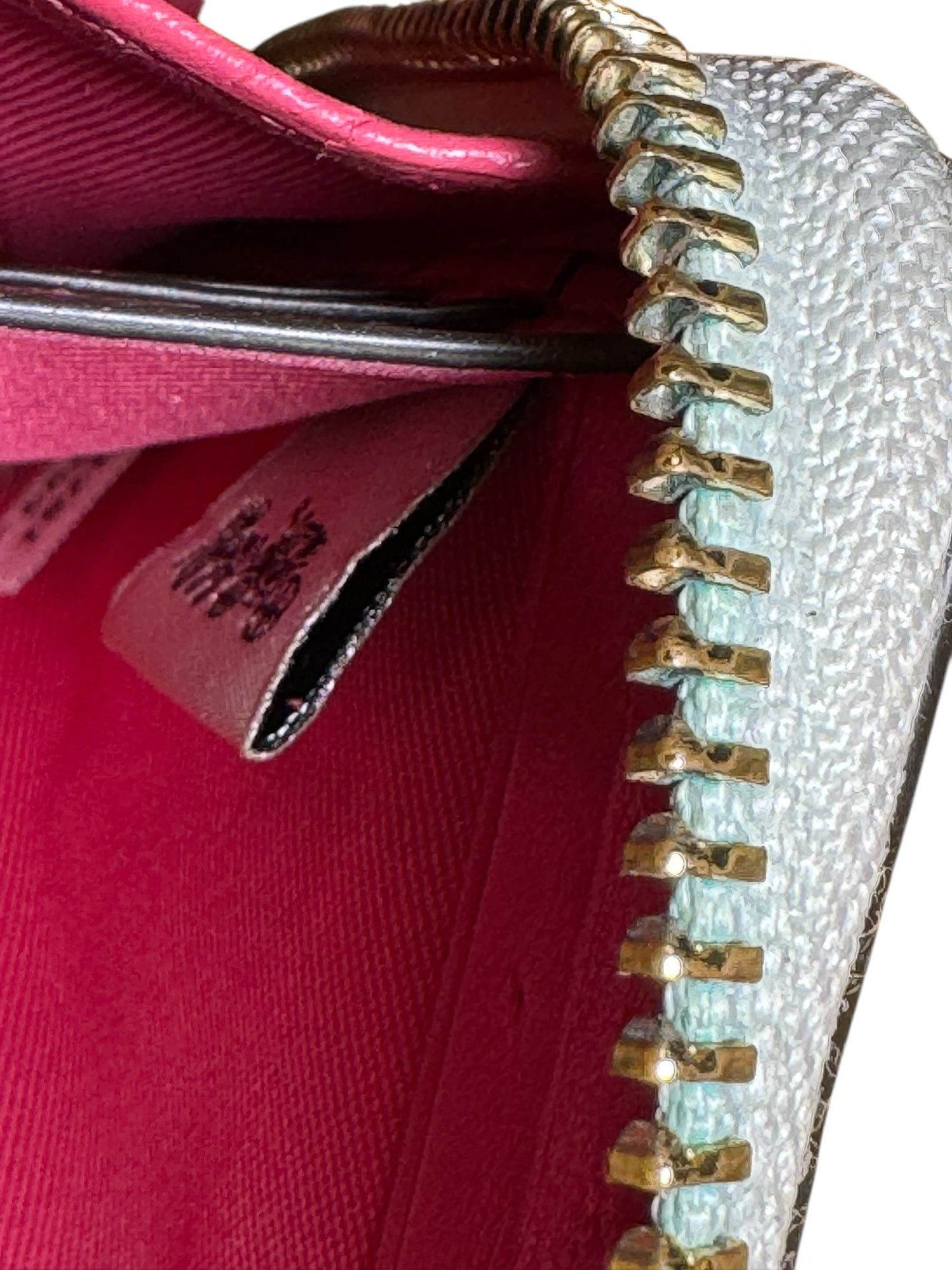 Coach Limiteded Edition continental zip around wallet With Pop Floral Print - Luxbrandz