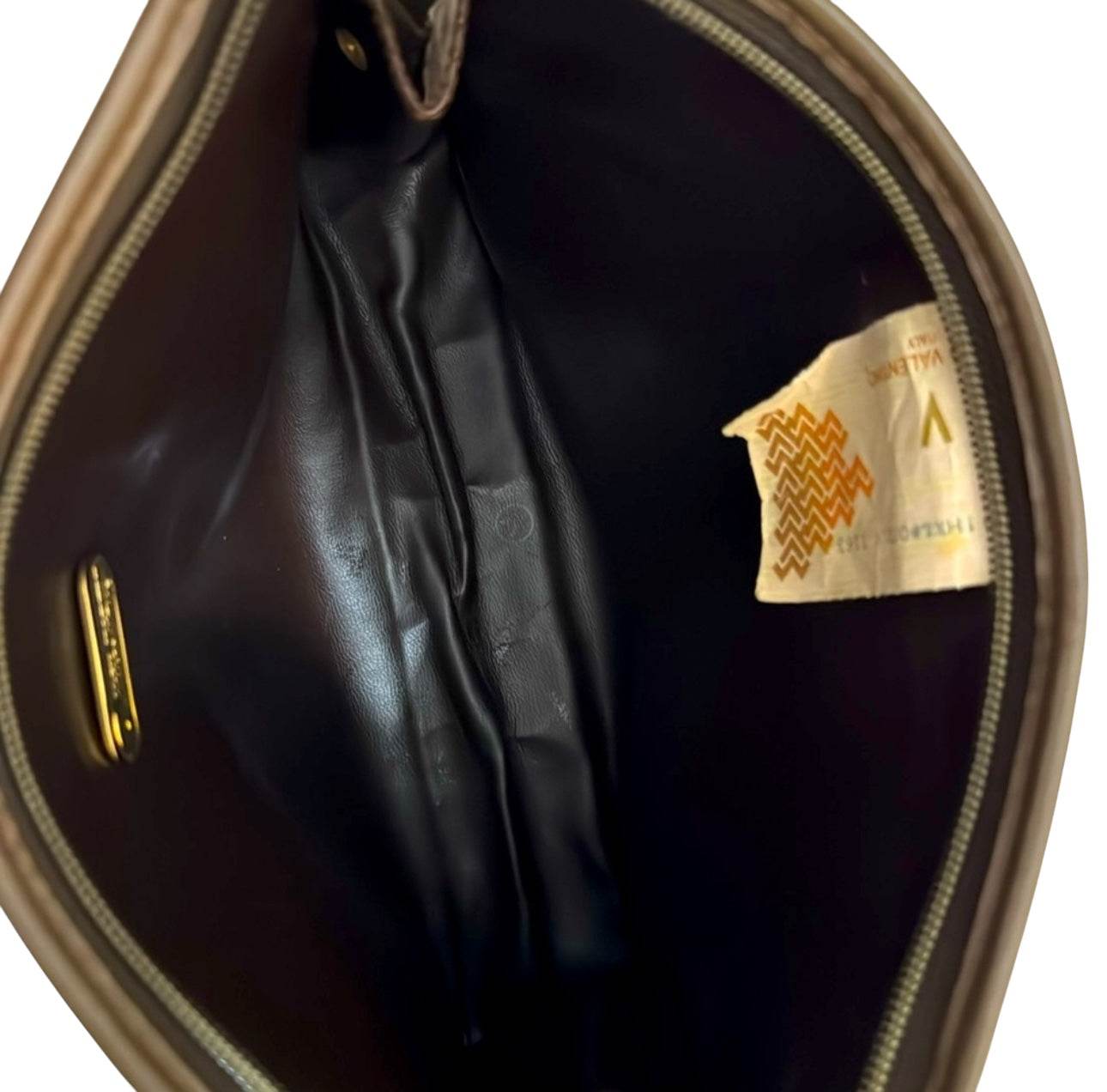 Mario Valentino Leather Clutch bag in excellent condition mint - Luxbrandz