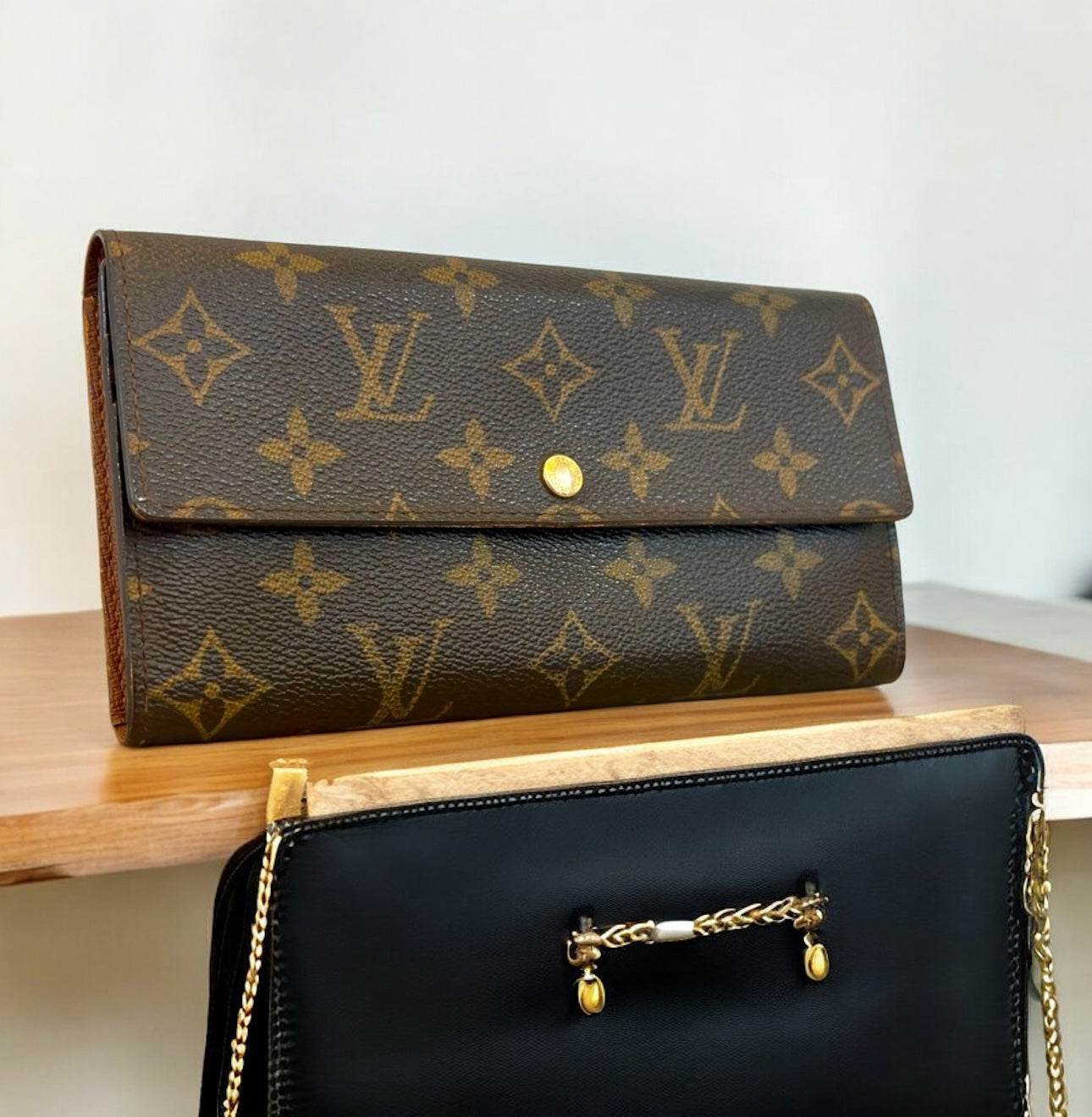 Louis Vuitton Pochette Portemonnay Long wallet in mint condition. - Luxbrandz