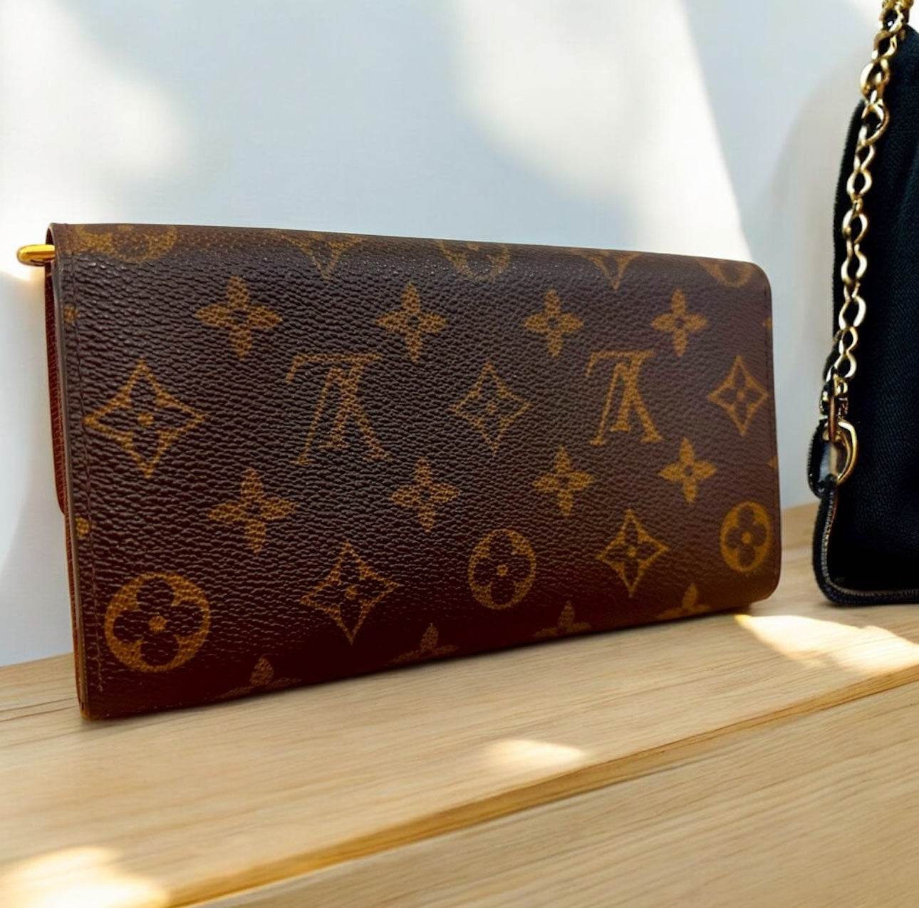 Louis Vuitton Pochette Portemonnay Long wallet in mint condition. - Luxbrandz