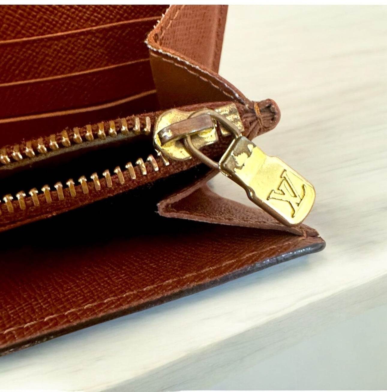 Louis Vuitton Pochette Portemonnay Long wallet in mint condition. - Luxbrandz