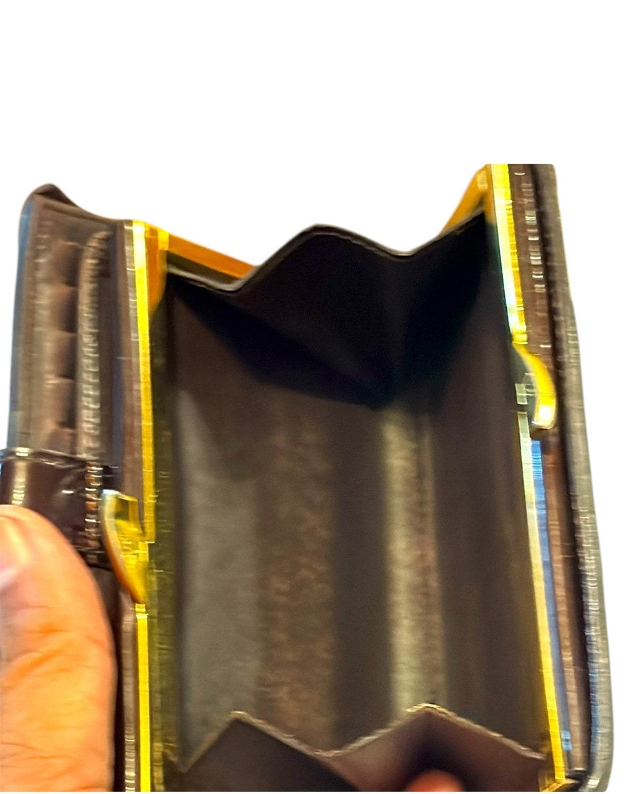 Louis Vuitton Vernice French Rogue Wallet in excellent condition. - Luxbrandz