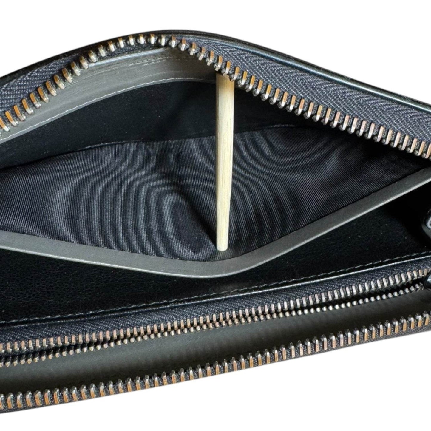 Bottega Veneta Intrecciato Round Long Wallet in EUC NAPA Leather. - Luxbrandz