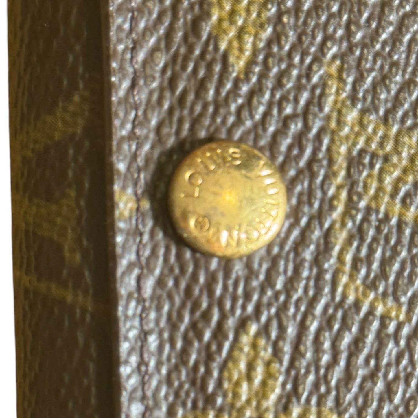 LOUIS VUITTON Monogram Key Pouch Key Holder in mint condition never worn - Luxbrandz