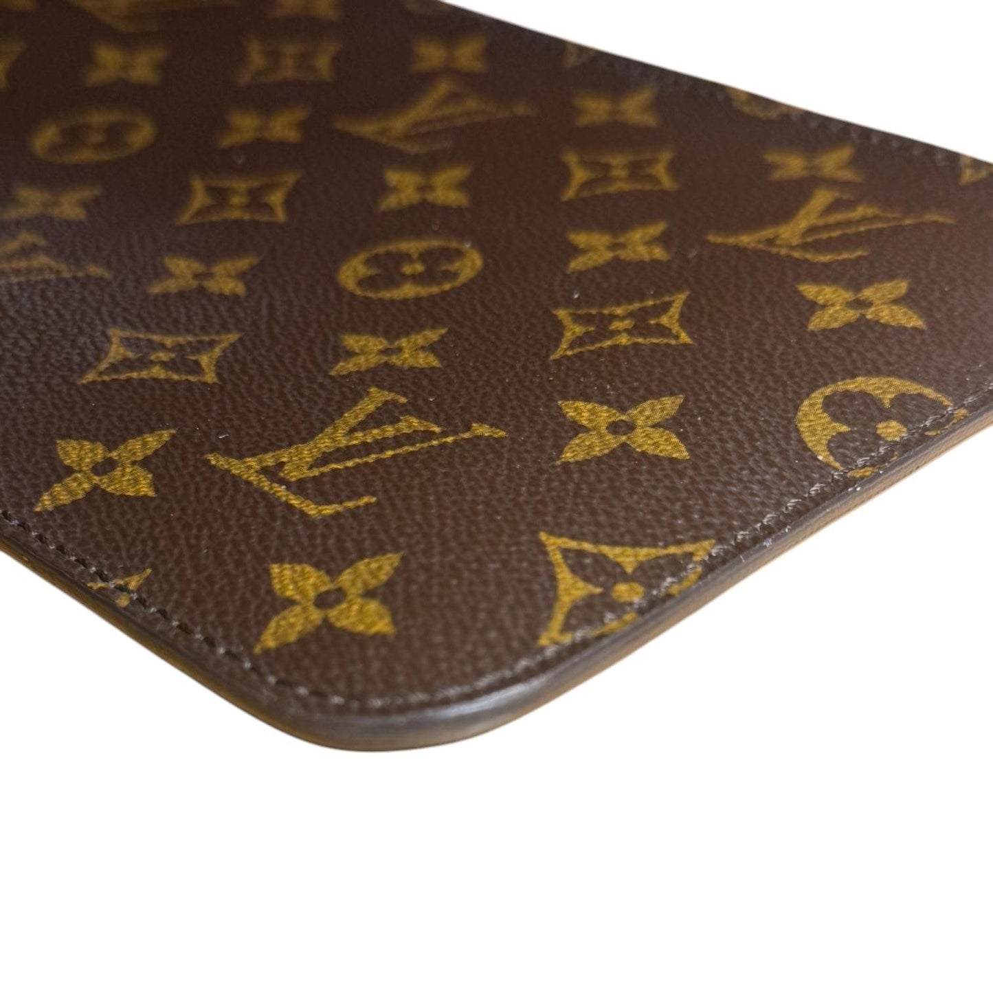 LOUIS VUITTON Neverfull Pouchette / Wristlet Monogram Brown in New Condition - Luxbrandz