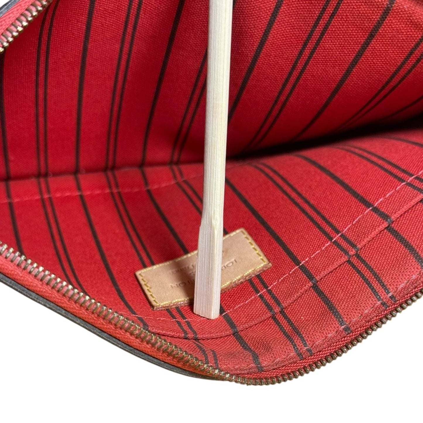 LOUIS VUITTON Neverfull Pouchette / Wristlet Monogram Brown in New Condition - Luxbrandz