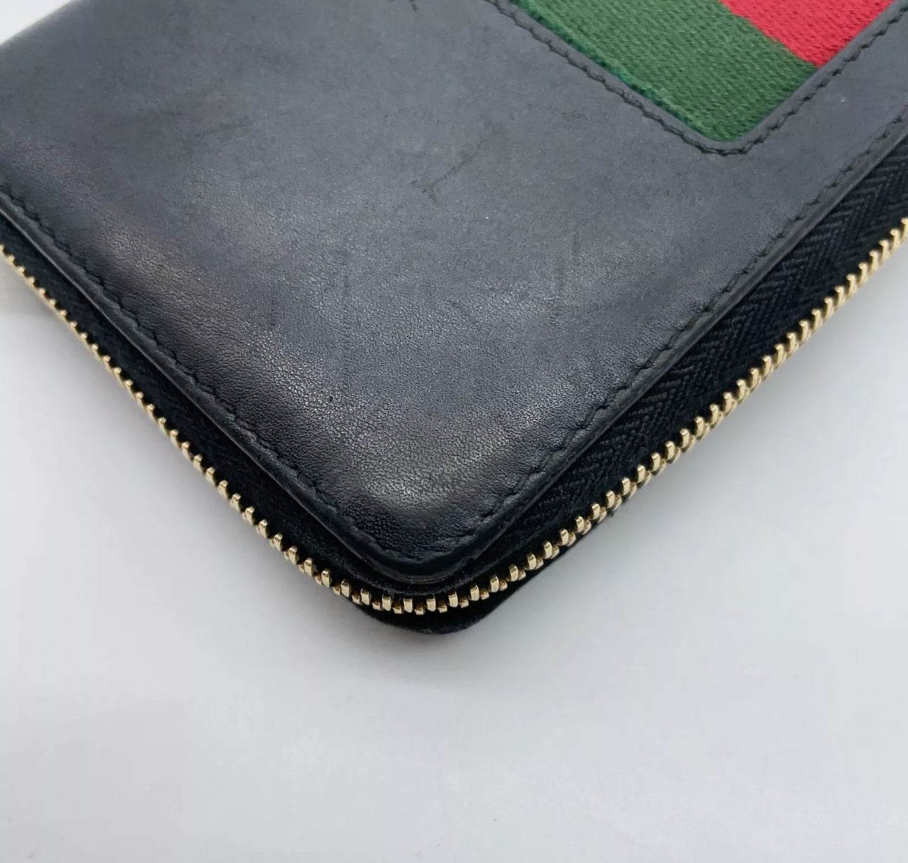 Gucci Slyvie Black Leather Wallet in Excellent Condition - Luxbrandz