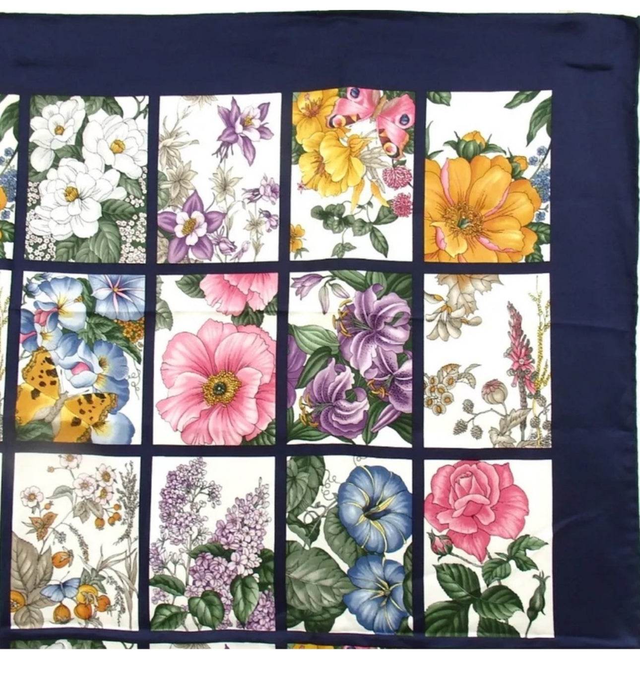 Gucci Silk Scarf for women Floral Design New Without Tags - Luxbrandz
