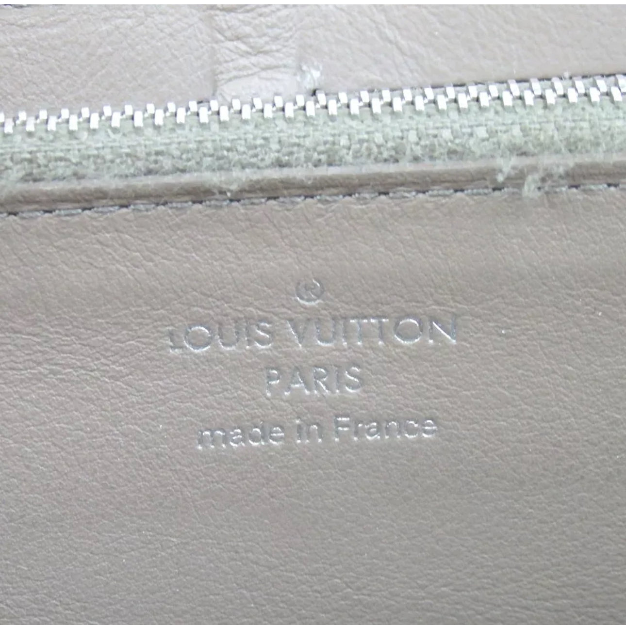 Authentic LOUIS VUITTON M61250 Portefeiulle Capsine purse leather in excellent condition